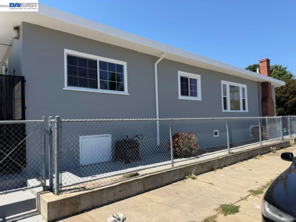 2050 102Nd Ave, Oakland CA 94603 — photo 5