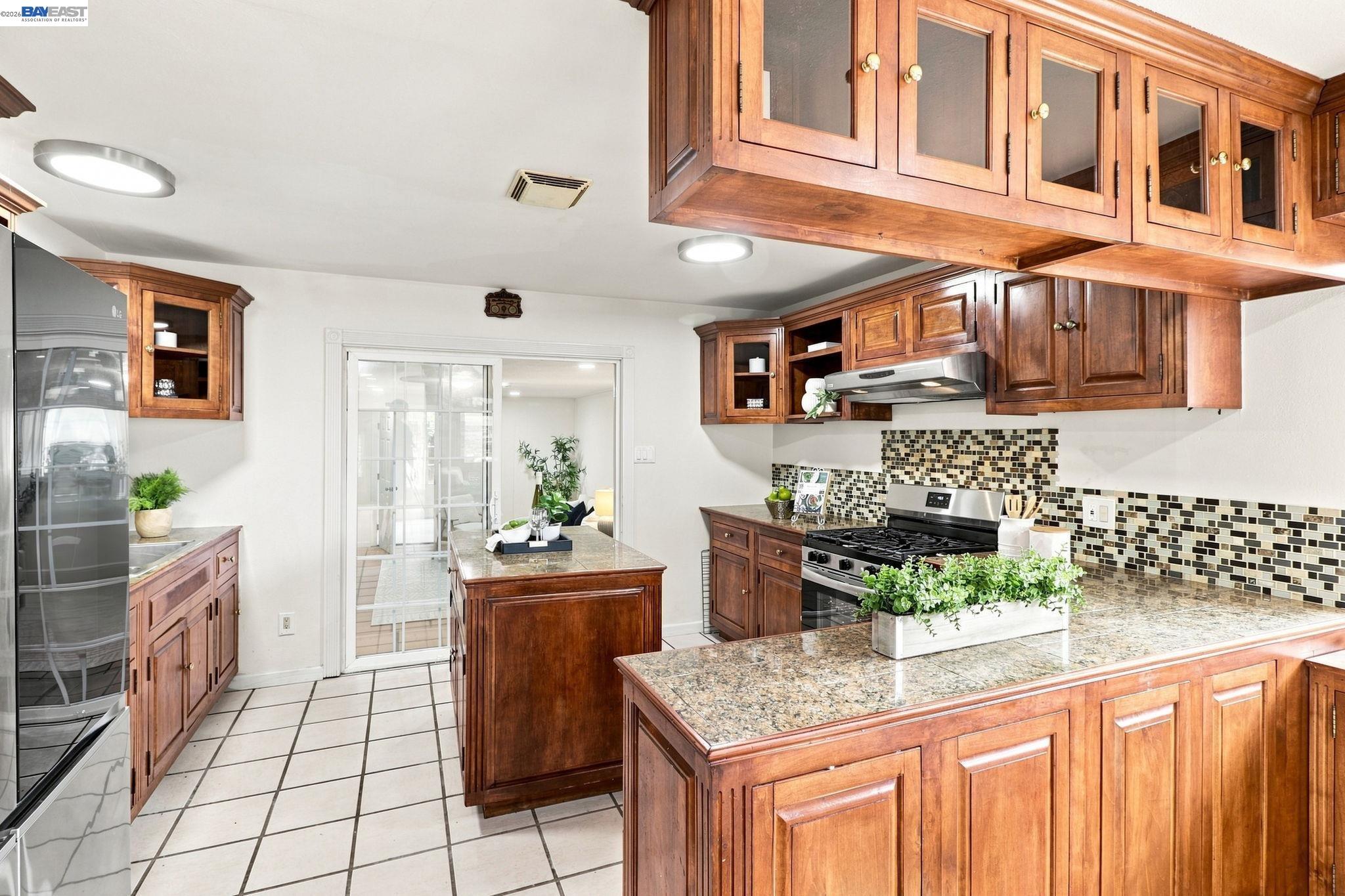 824 Moraga Dr, San Leandro CA 94578 — photo 10