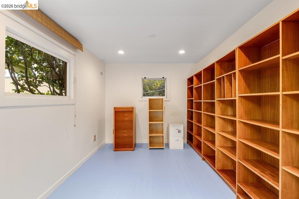 571 Athol, Oakland CA 94606 — photo 13