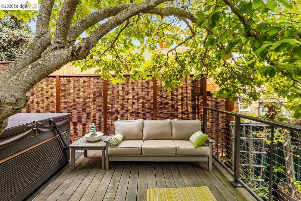 571 Athol, Oakland CA 94606 — photo 14