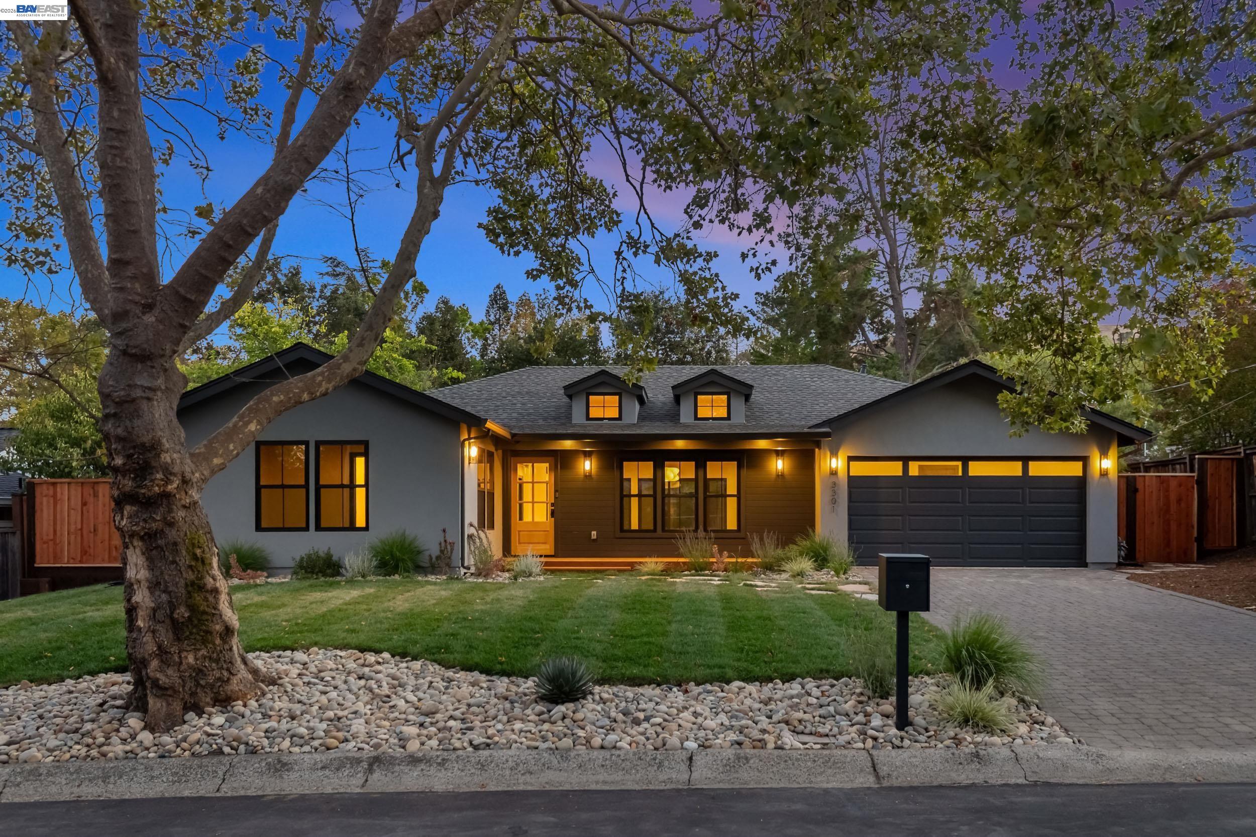 3301 N Lucille Ln