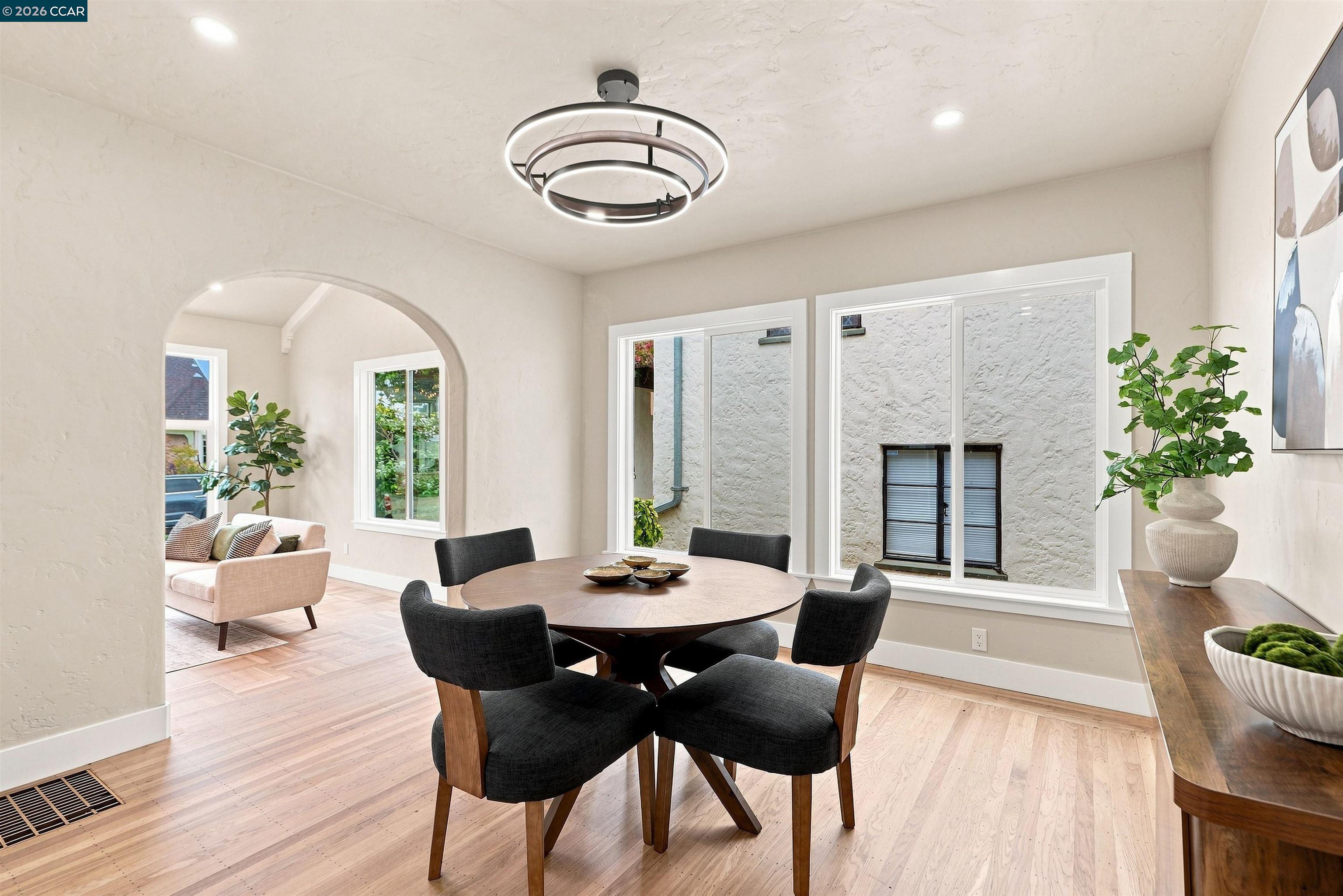 5672 Carberry Avenue, Oakland CA 94609 — photo 16
