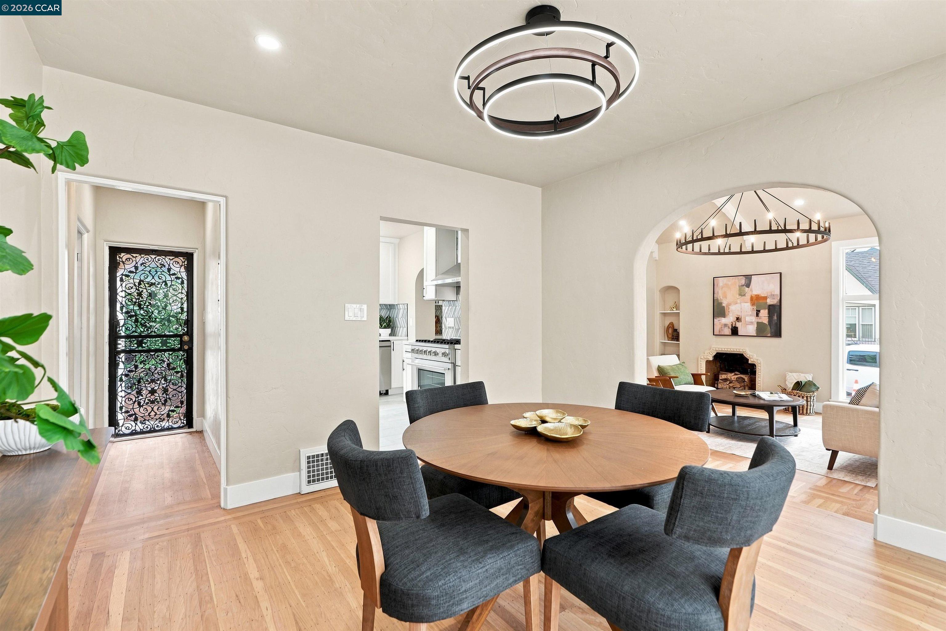 5672 Carberry Avenue, Oakland CA 94609 — photo 17