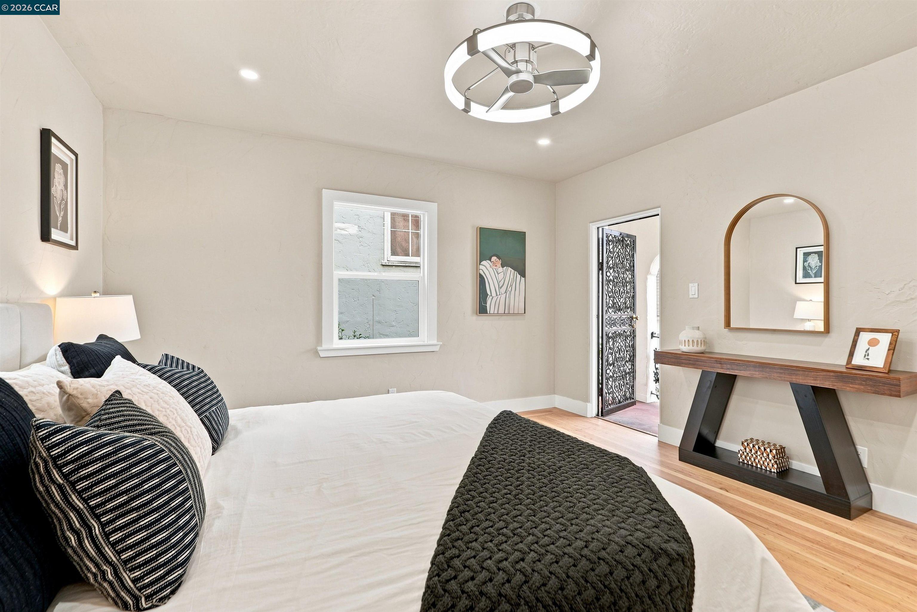 5672 Carberry Avenue, Oakland CA 94609 — photo 25