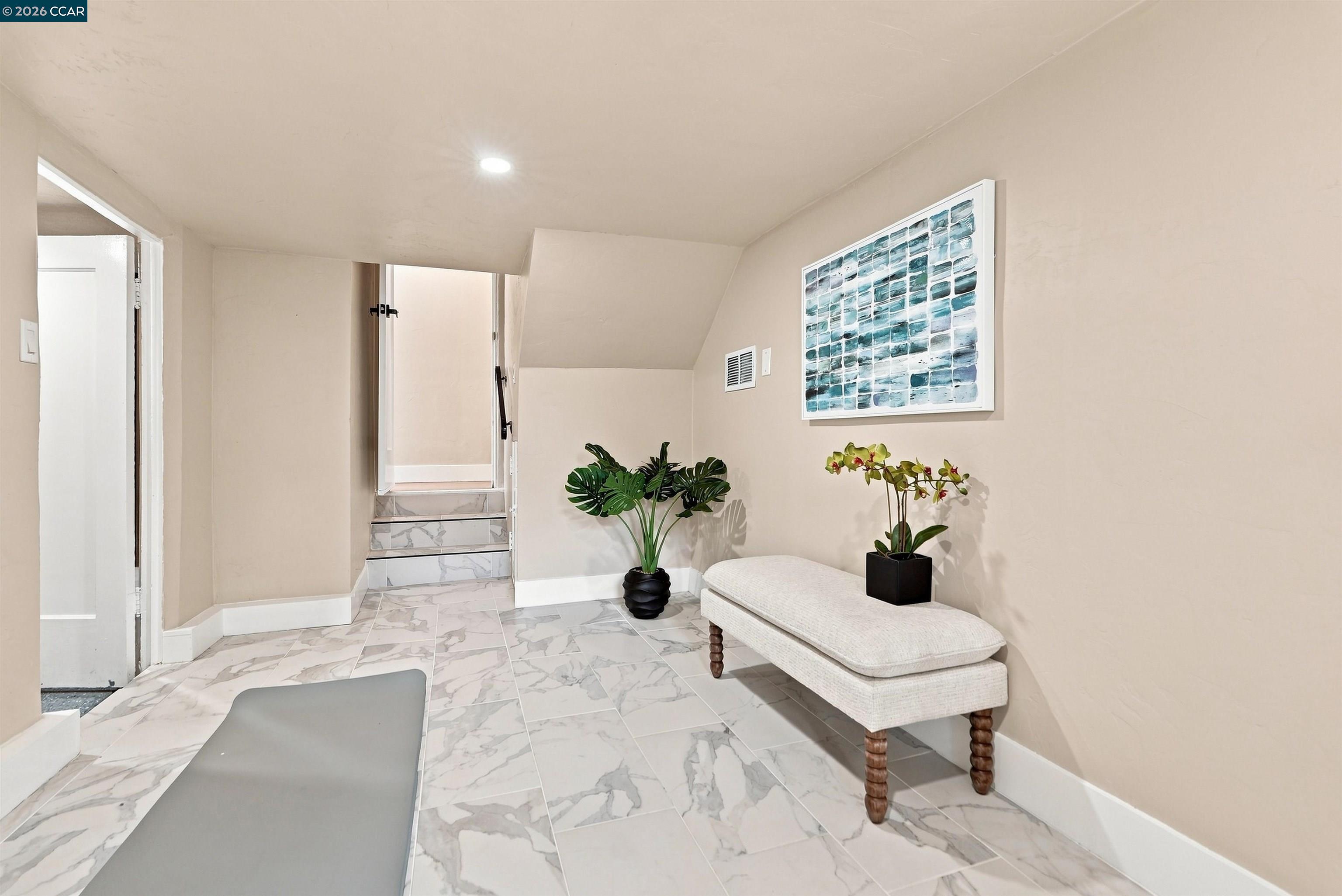 5672 Carberry Avenue, Oakland CA 94609 — photo 29