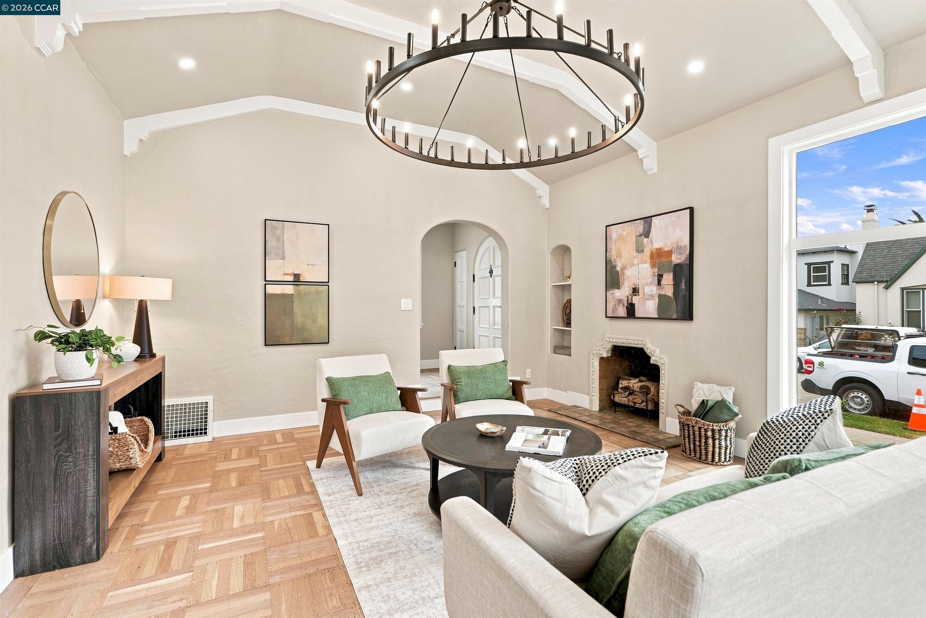 5672 Carberry Avenue, Oakland CA 94609 — photo 9