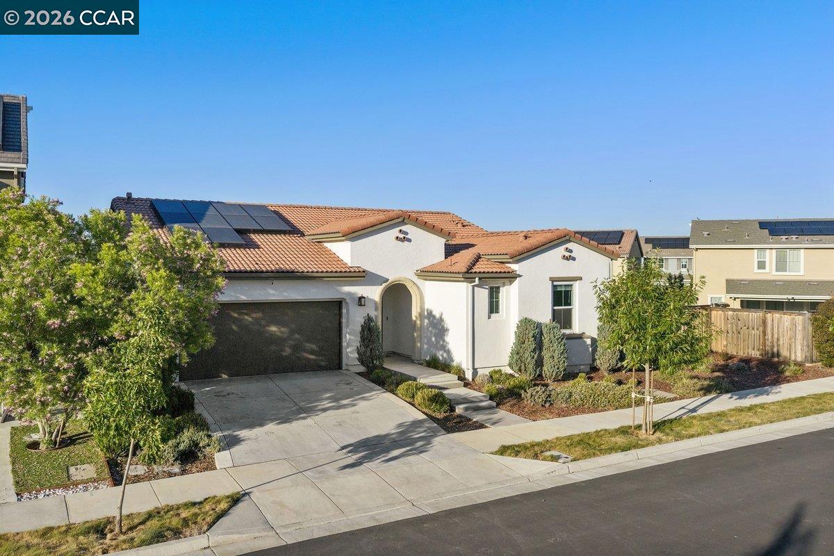 6808 Verbena St, Tracy CA 95377 — photo 2
