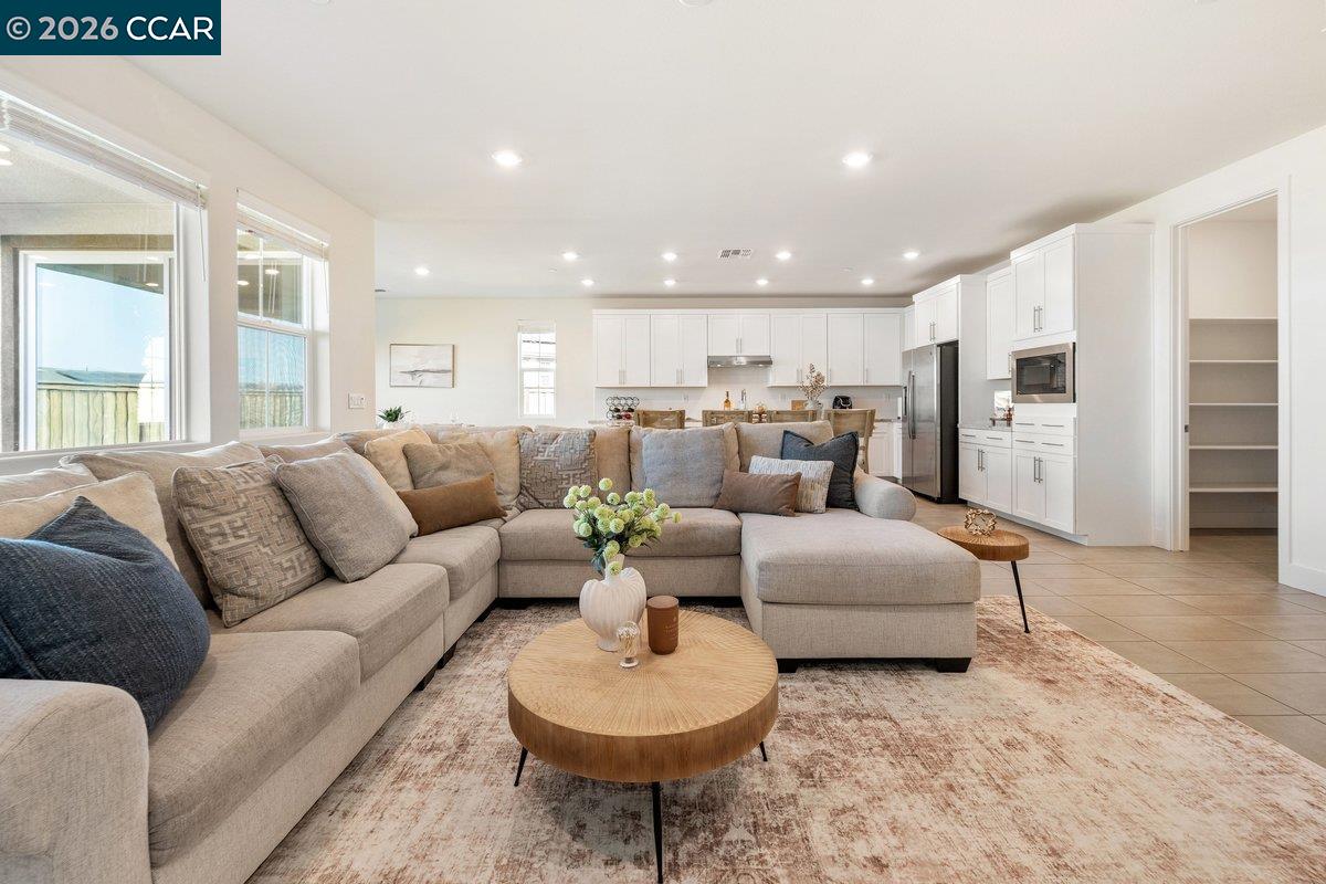 6808 Verbena St, Tracy CA 95377 — photo 5