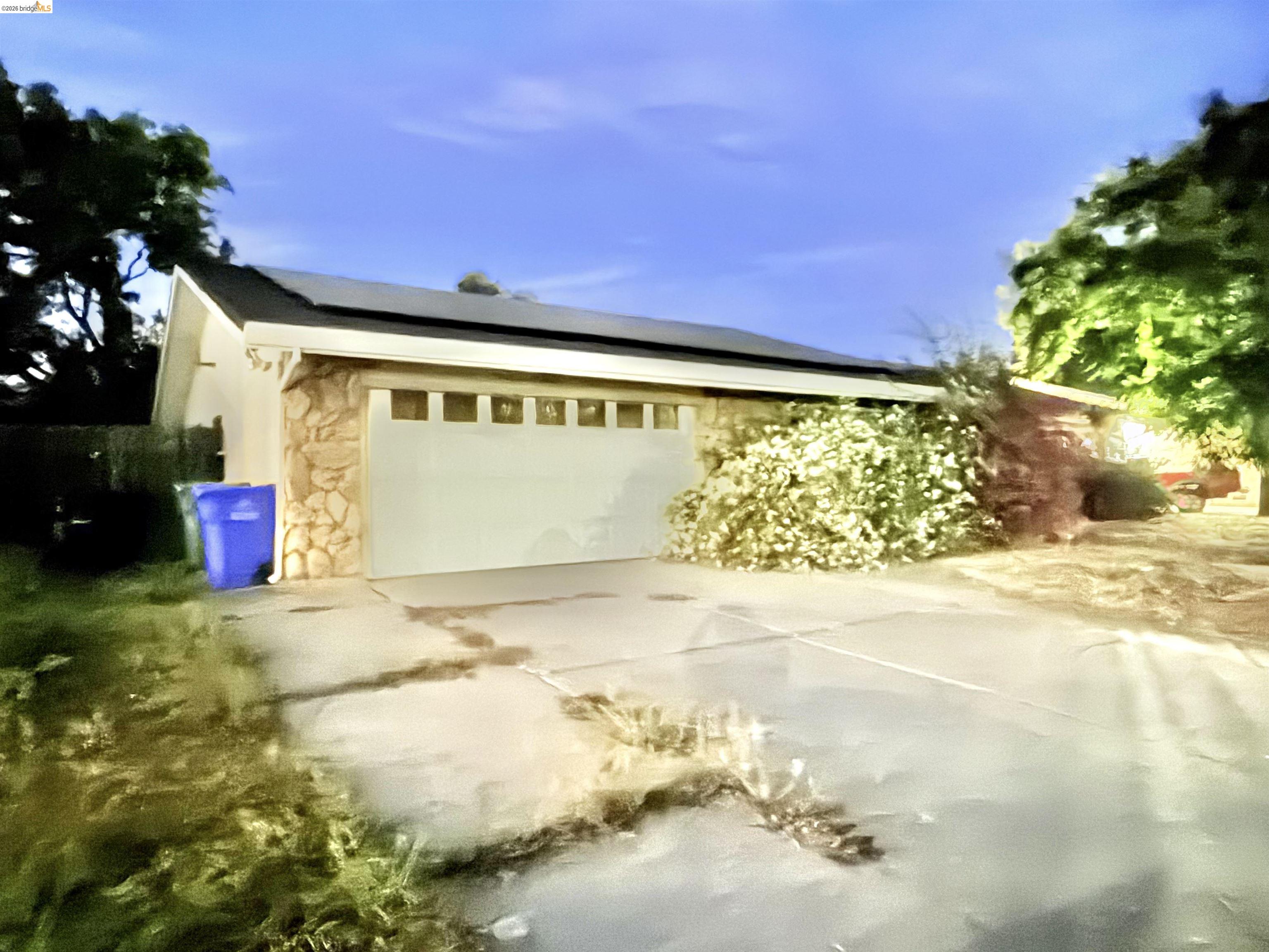 Front Image Thumbnail for EB41146777