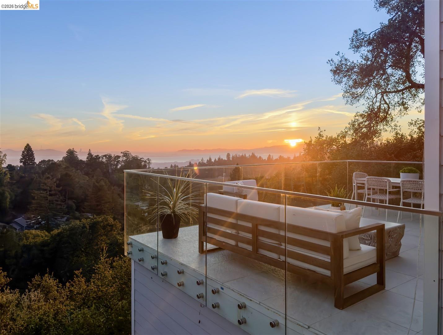 6577 Glen Oaks Way, Oakland CA 94611 — photo 24