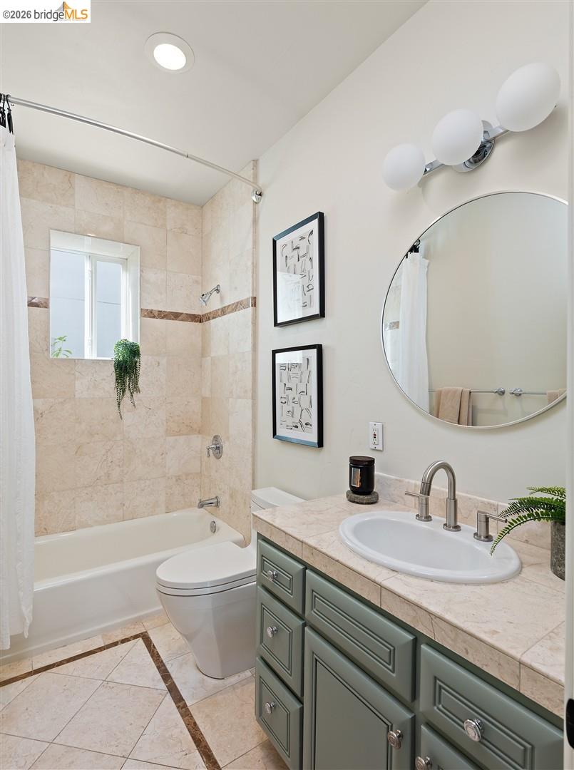6577 Glen Oaks Way, Oakland CA 94611 — photo 33