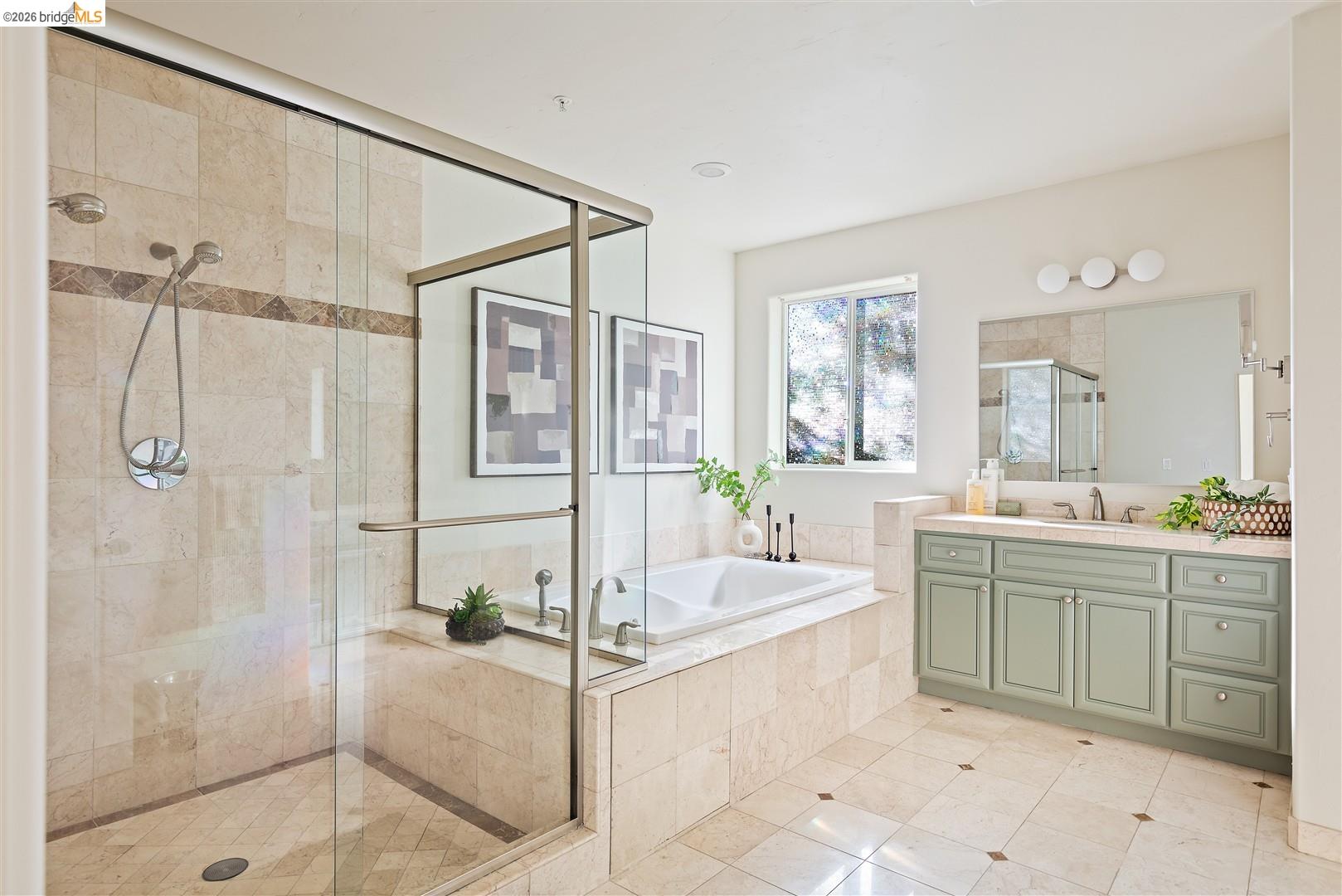 6577 Glen Oaks Way, Oakland CA 94611 — photo 40