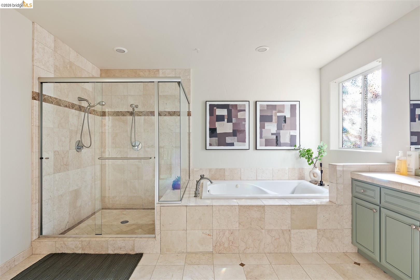 6577 Glen Oaks Way, Oakland CA 94611 — photo 41