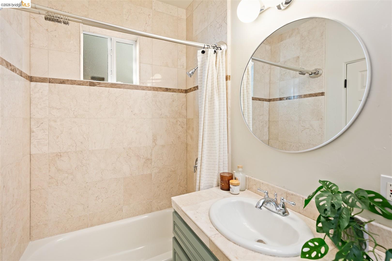 6577 Glen Oaks Way, Oakland CA 94611 — photo 49