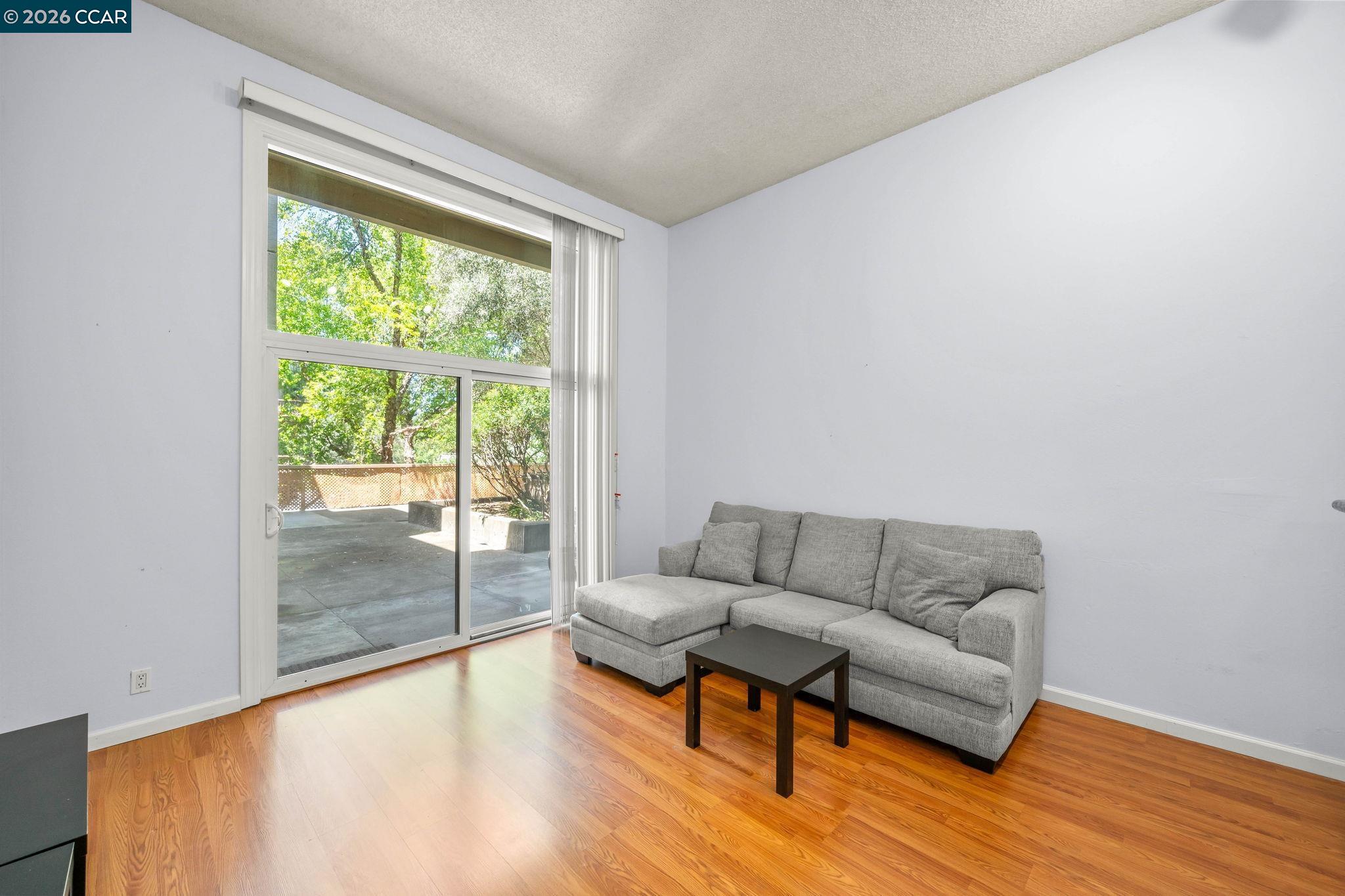 Front Image Thumbnail for CC41146805