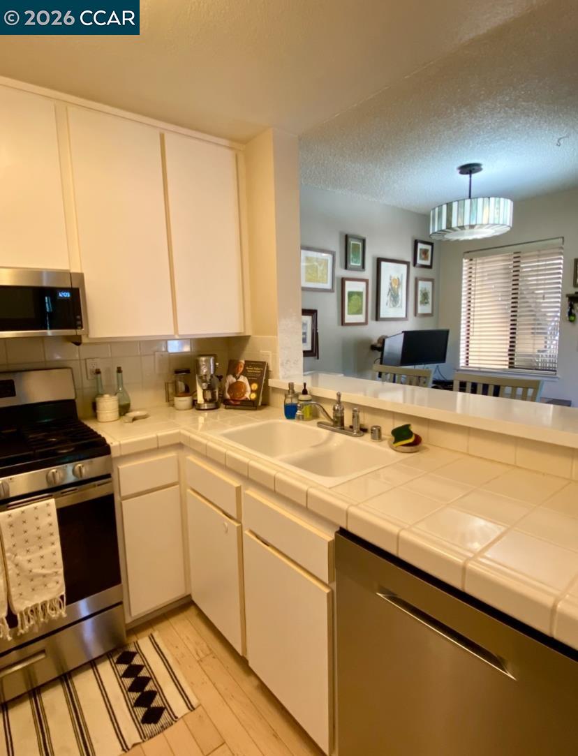161 Village Pl, Martinez CA 94553 — photo 9