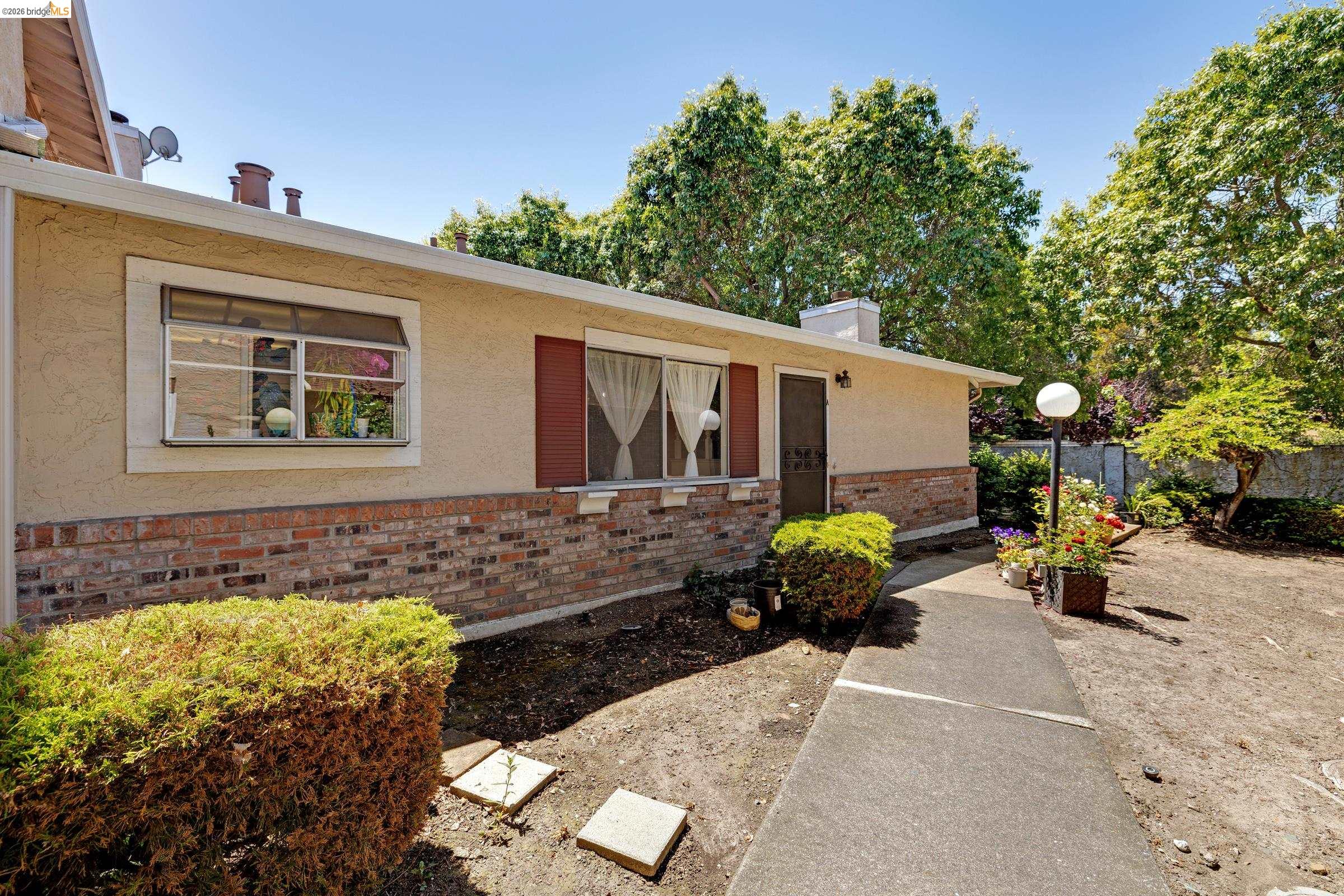 2567 El Portal Dr A