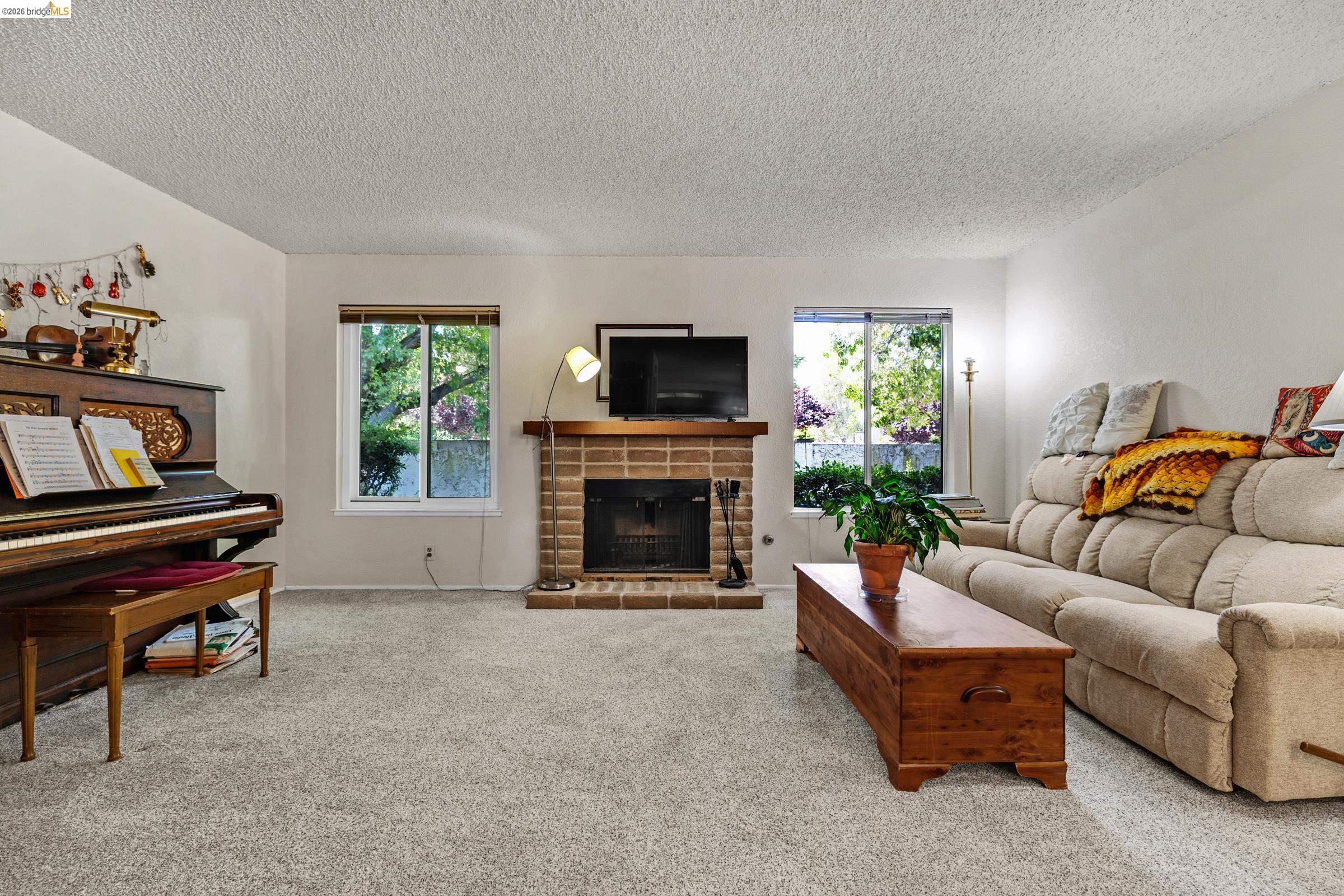 2567 El Portal Dr A