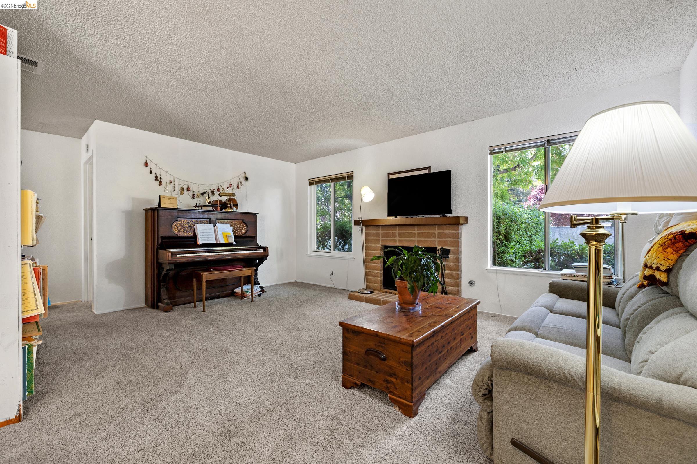 2567 El Portal Dr A
