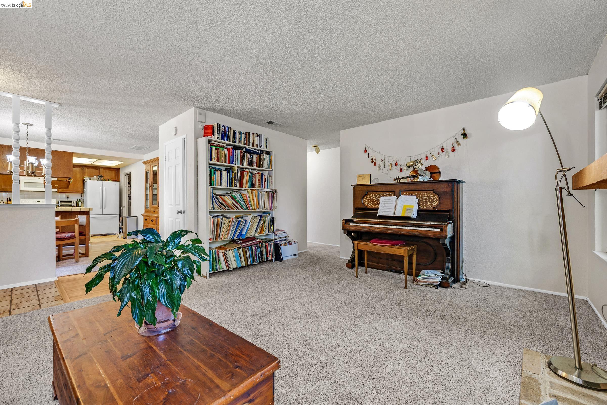 2567 El Portal Dr A