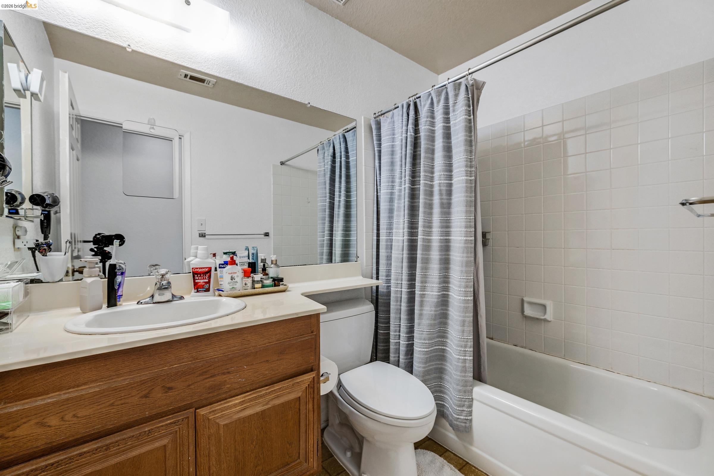 2567 El Portal Dr A