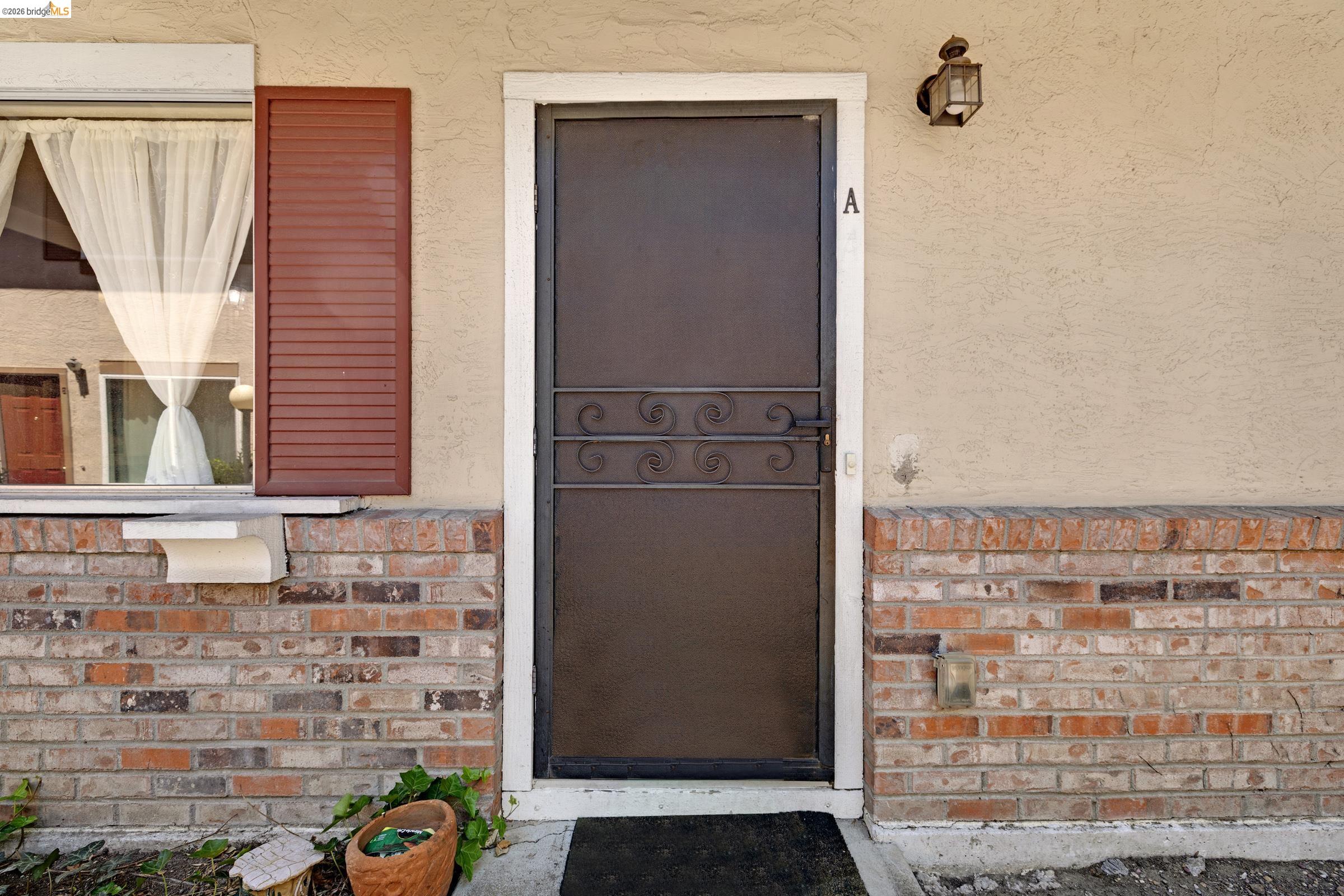 2567 El Portal Dr A