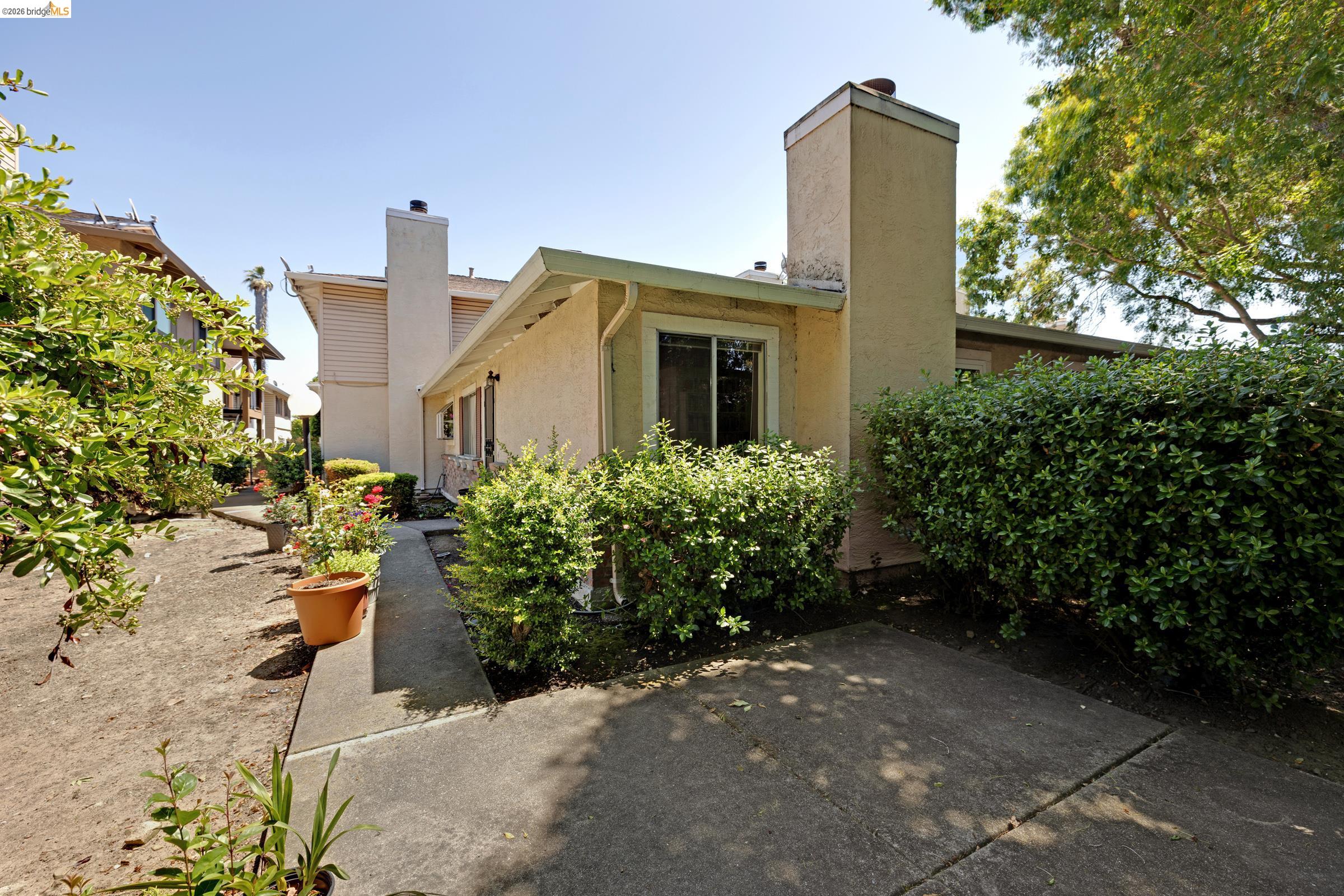 2567 El Portal Dr A