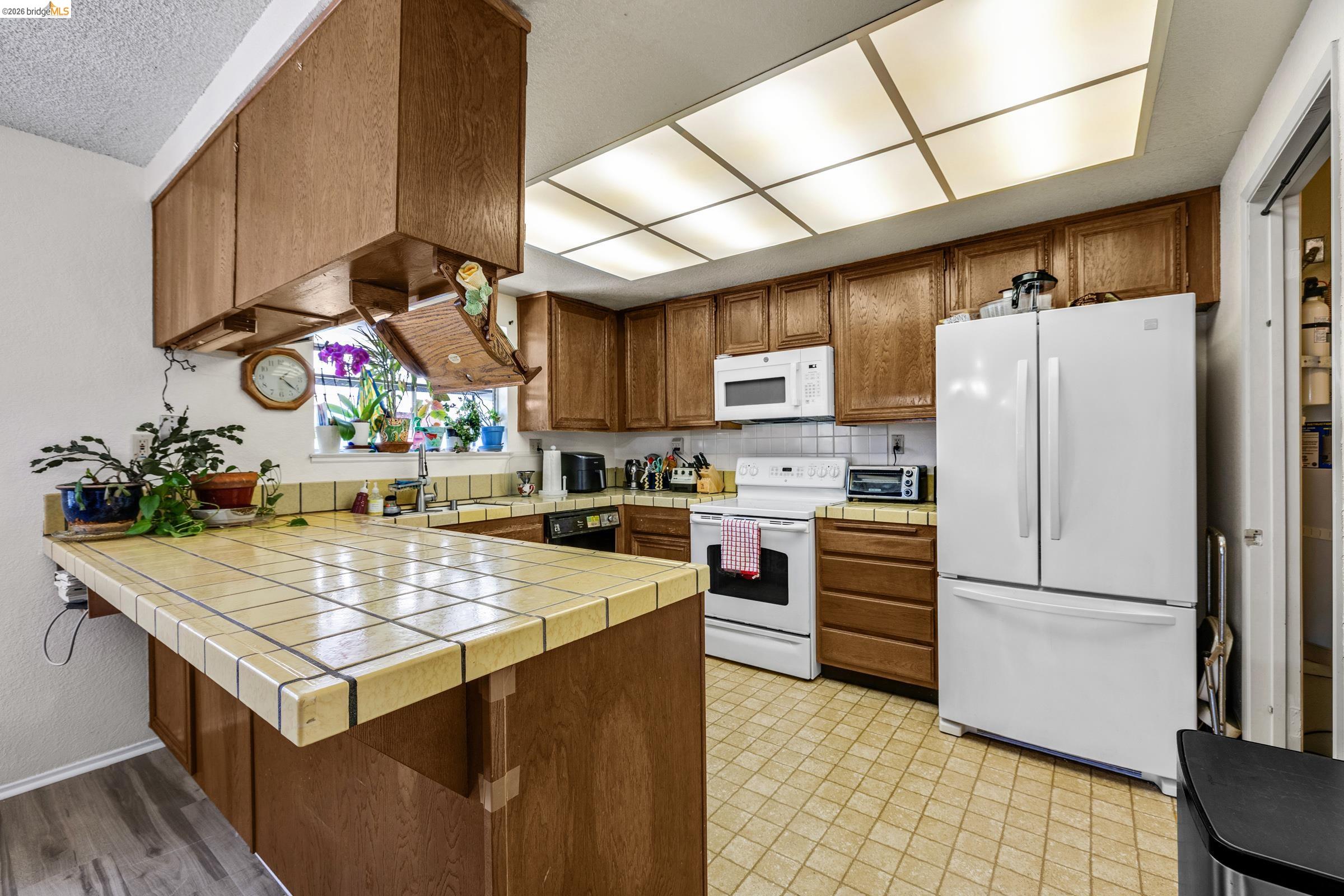 2567 El Portal Dr A