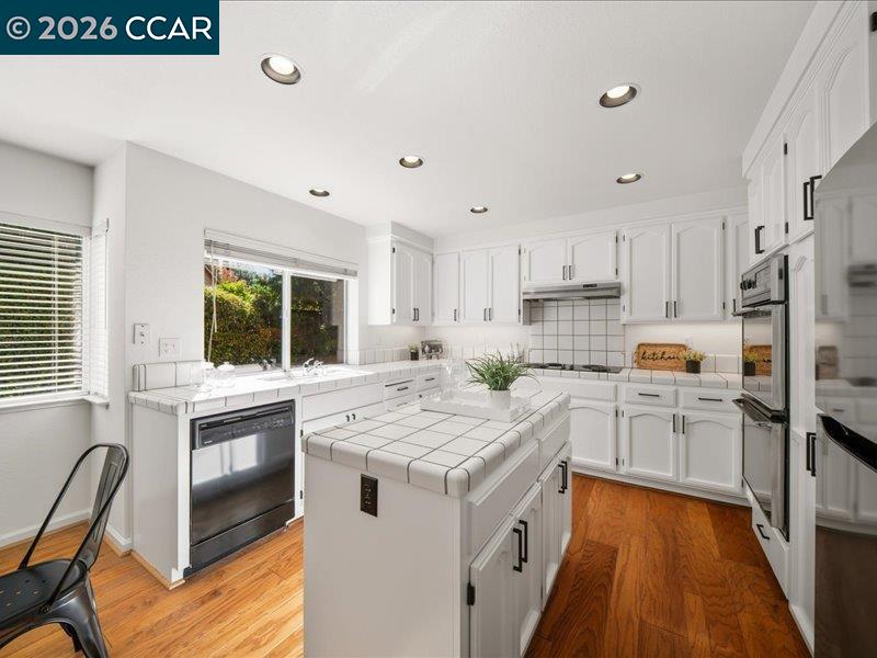 1291 Stoney Creek Dr, San Ramon CA 94582 — photo 24
