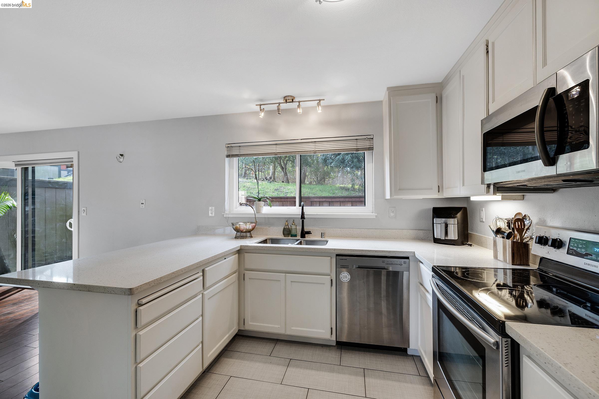 407 Vista Heights Rd