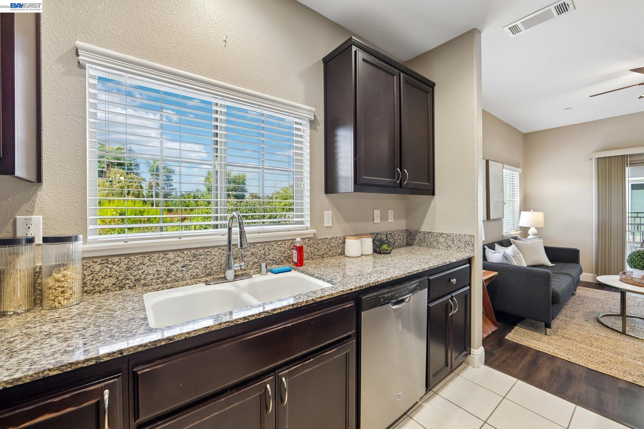 1252 Detroit Ave # 5, Concord CA 94520 — photo 8