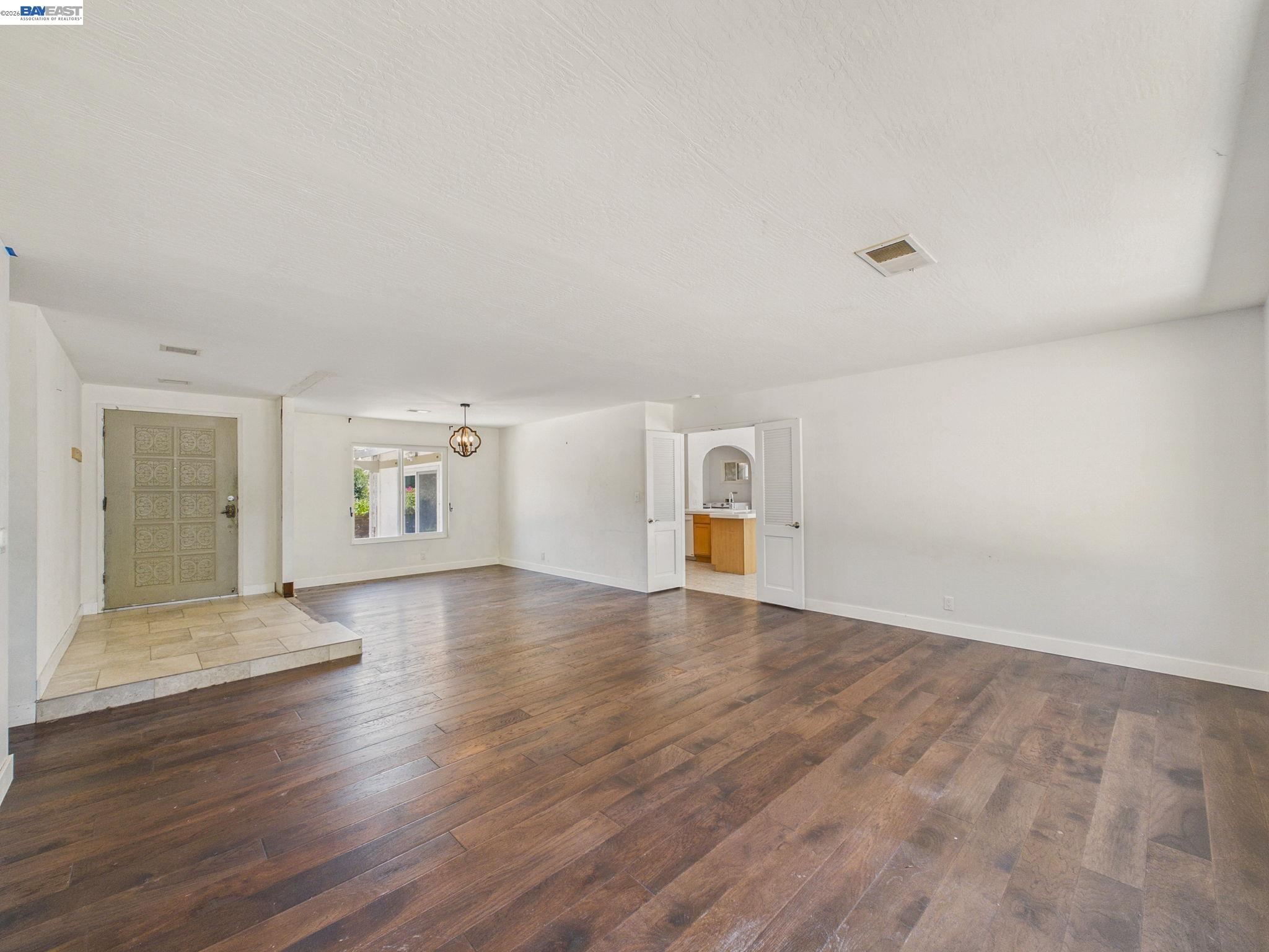 327 Steven Cir, Benicia CA 94510 — photo 10