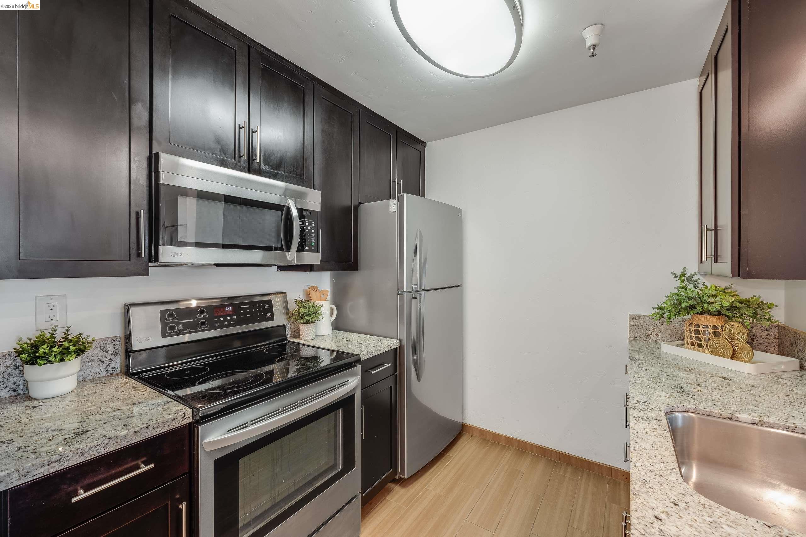 6400 Christie Ave # 2112, Emeryville CA 94608 — photo 8