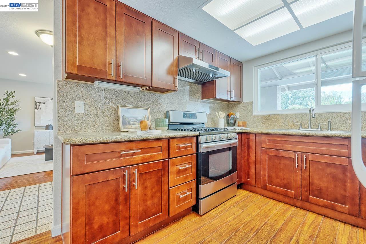 2502 Begonia St, Union City CA 94587 — photo 7