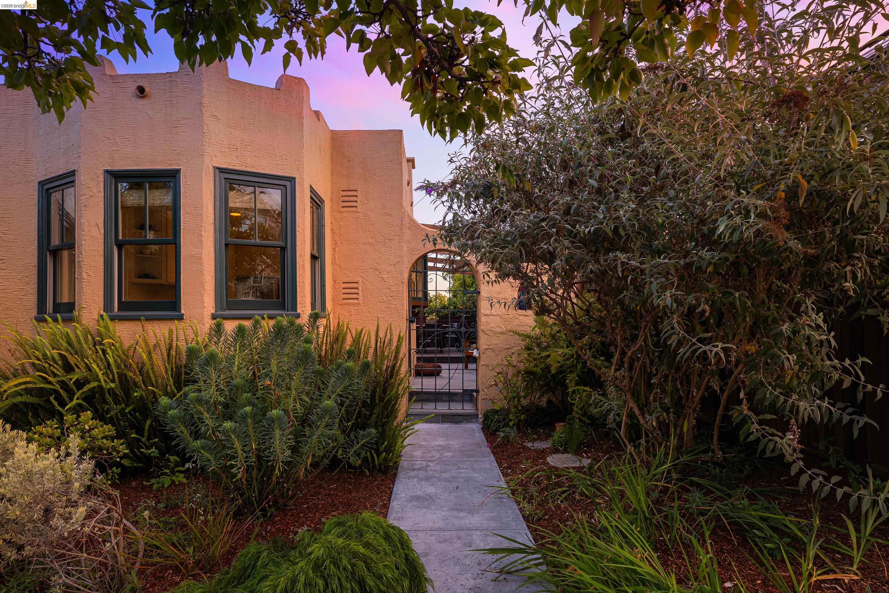 1564 Beverly Pl, Berkeley CA 94706 — photo 31
