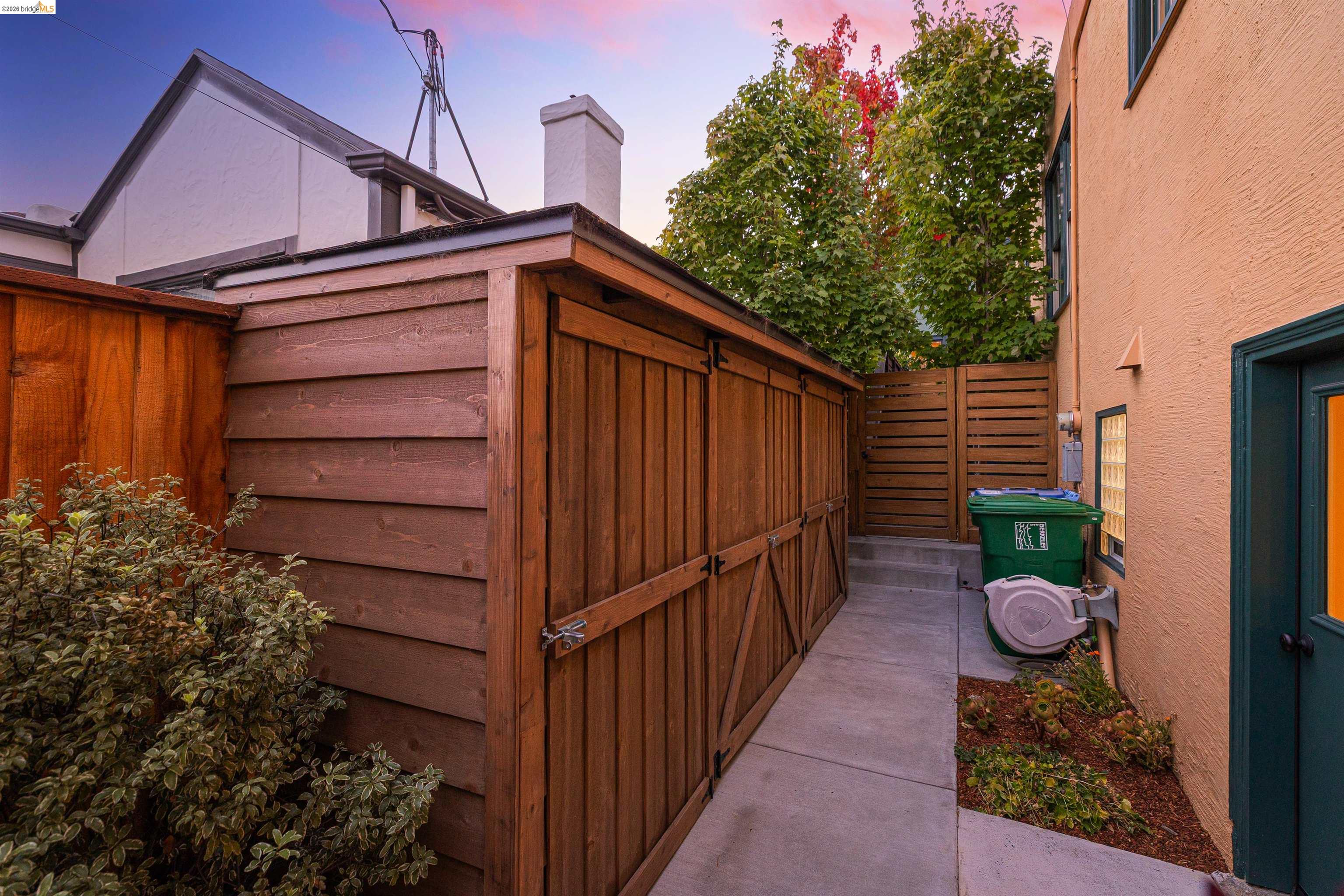 1564 Beverly Pl, Berkeley CA 94706 — photo 35