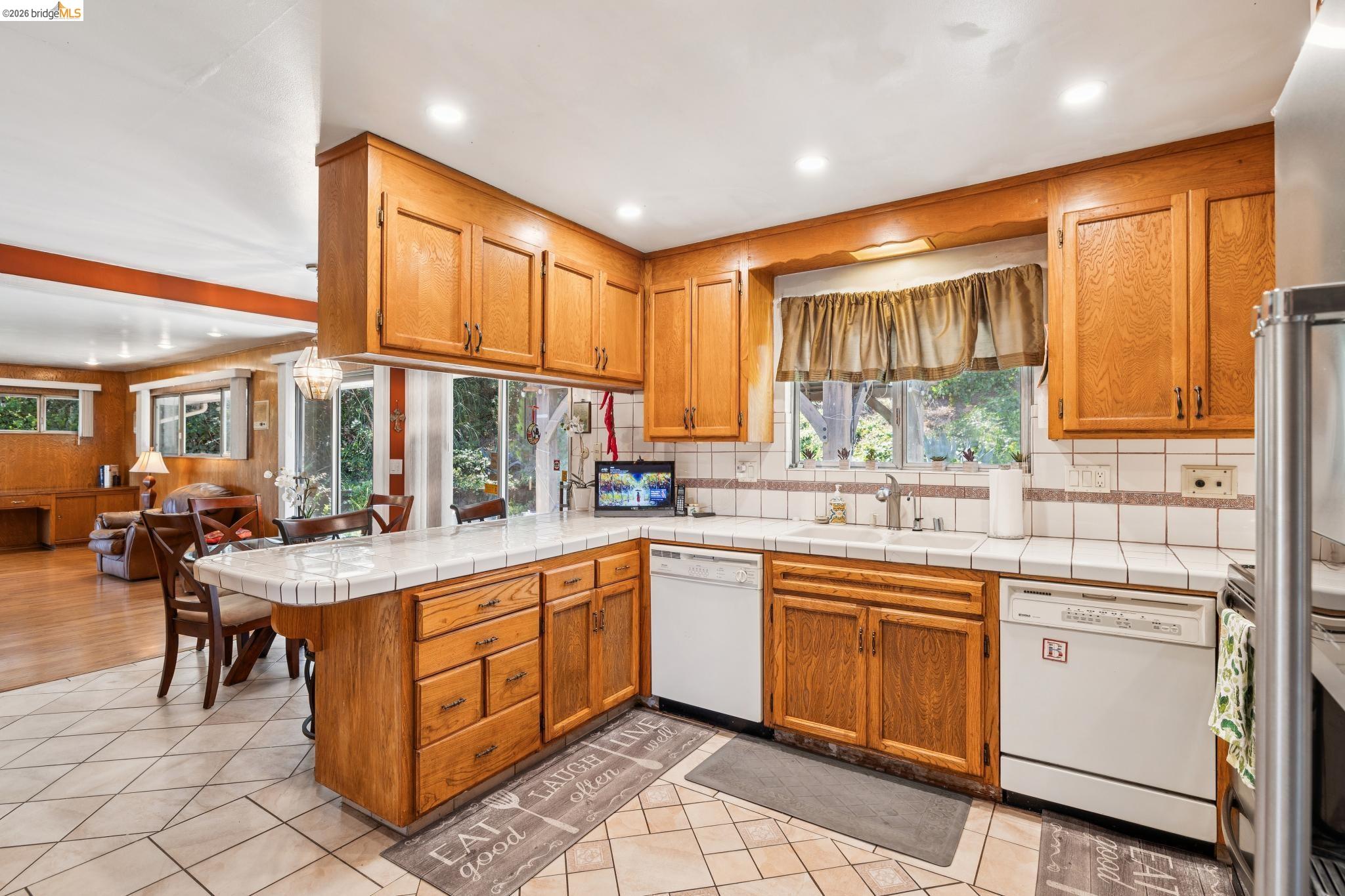 11233 Monan St, Oakland CA 94605 — photo 15