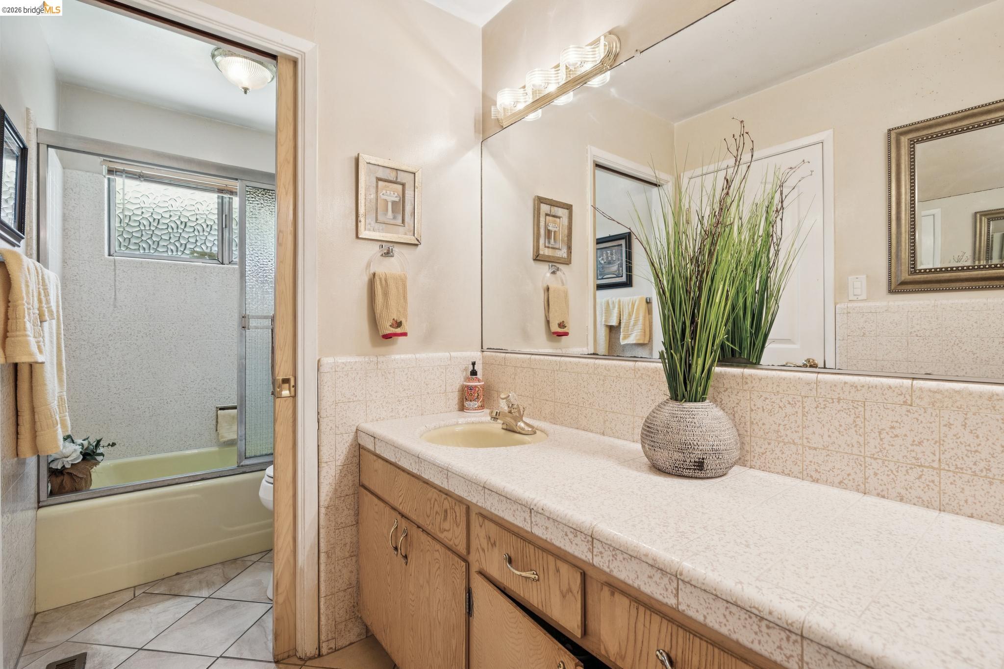 11233 Monan St, Oakland CA 94605 — photo 43