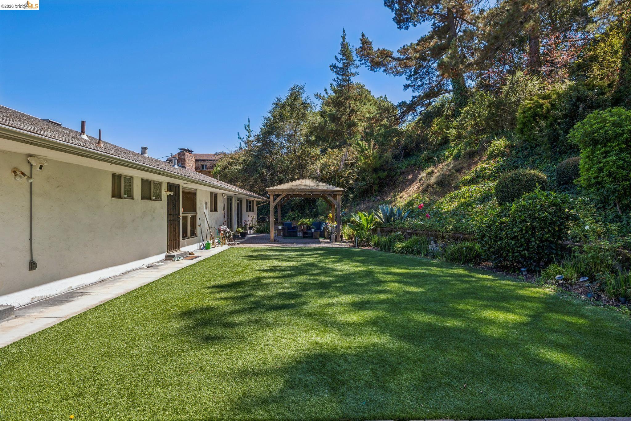 11233 Monan St, Oakland CA 94605 — photo 53