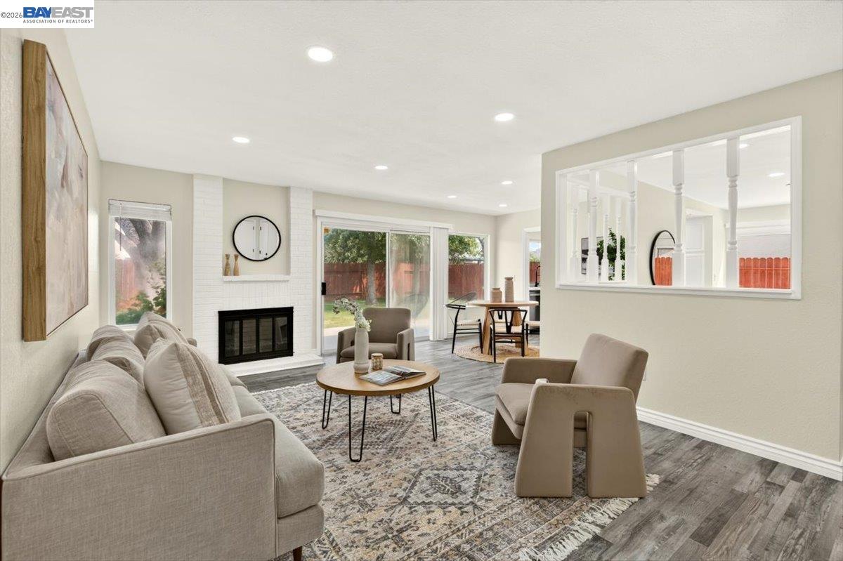 9081 Meadowdale Way, Elk Grove CA 95624 — photo 12