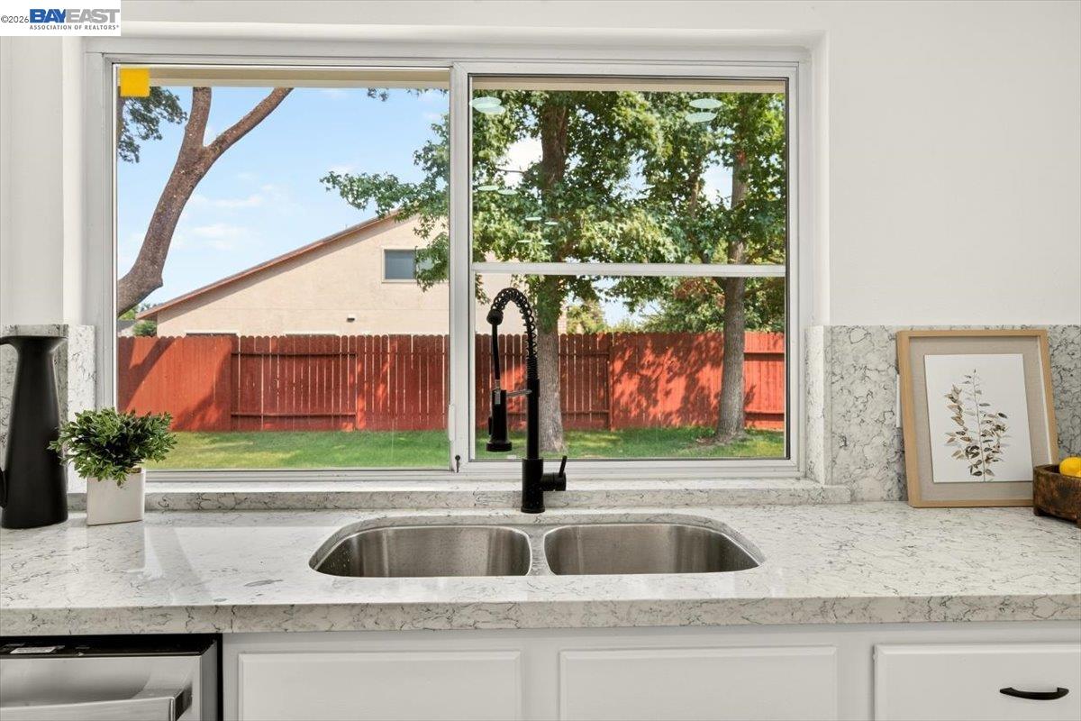 9081 Meadowdale Way, Elk Grove CA 95624 — photo 20