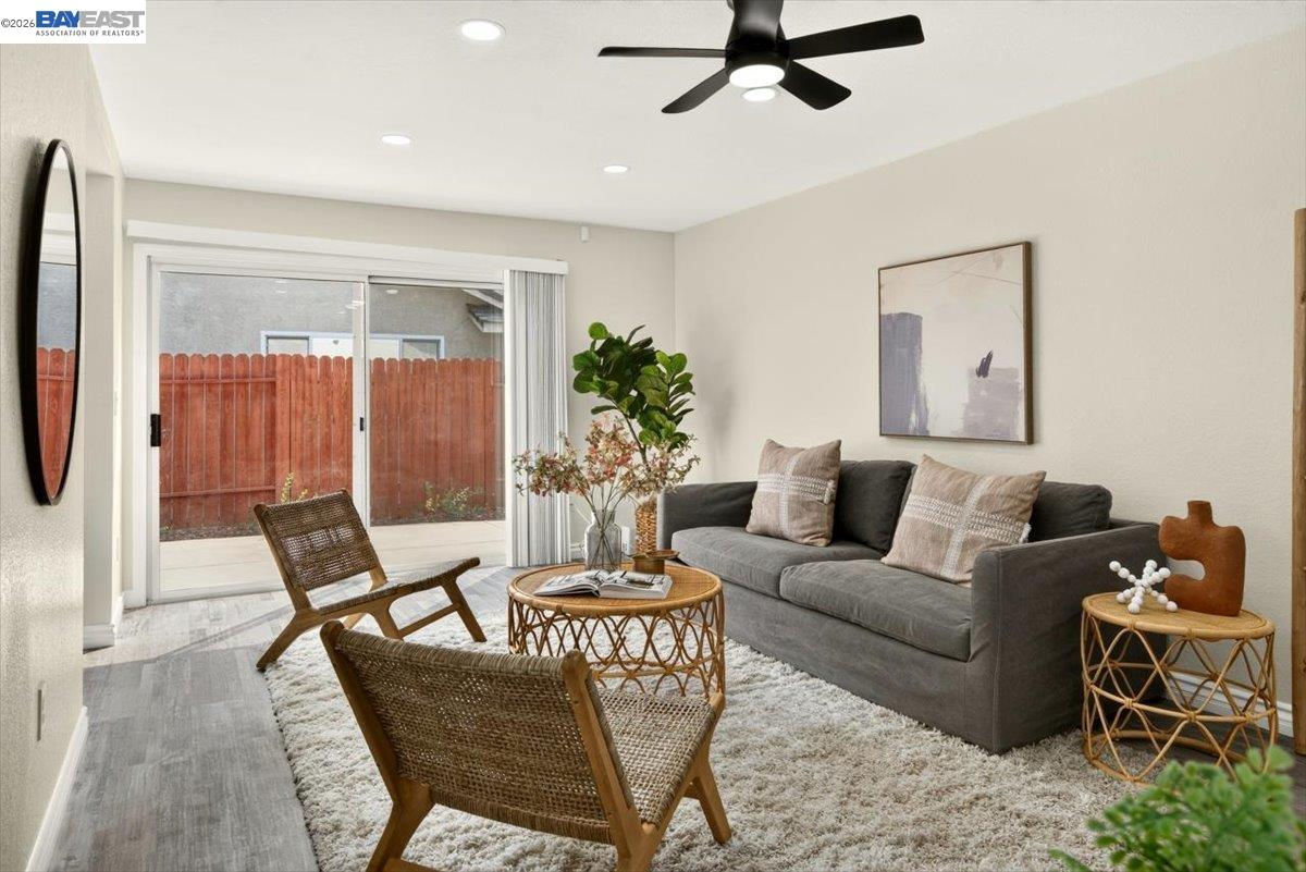 9081 Meadowdale Way, Elk Grove CA 95624 — photo 21