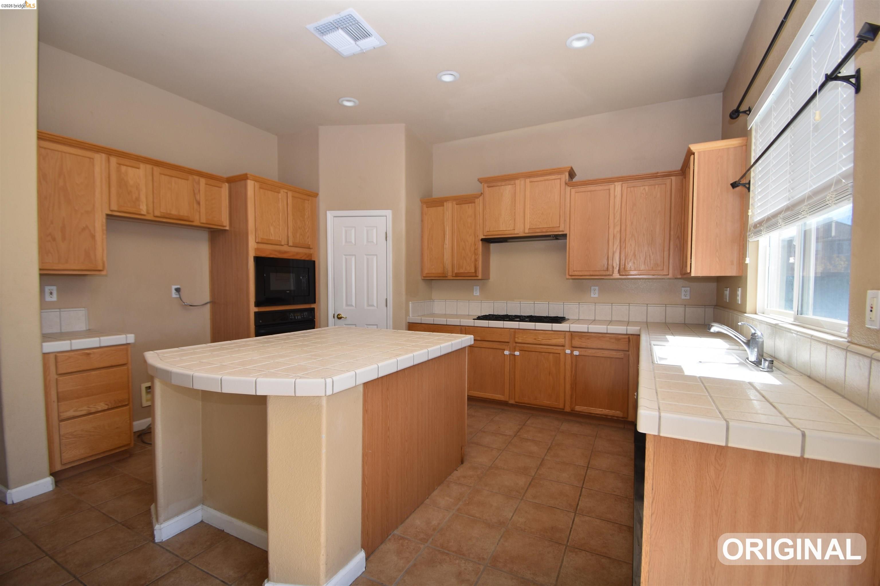 4445 Spyglass Dr, Stockton CA 95219 — photo 9