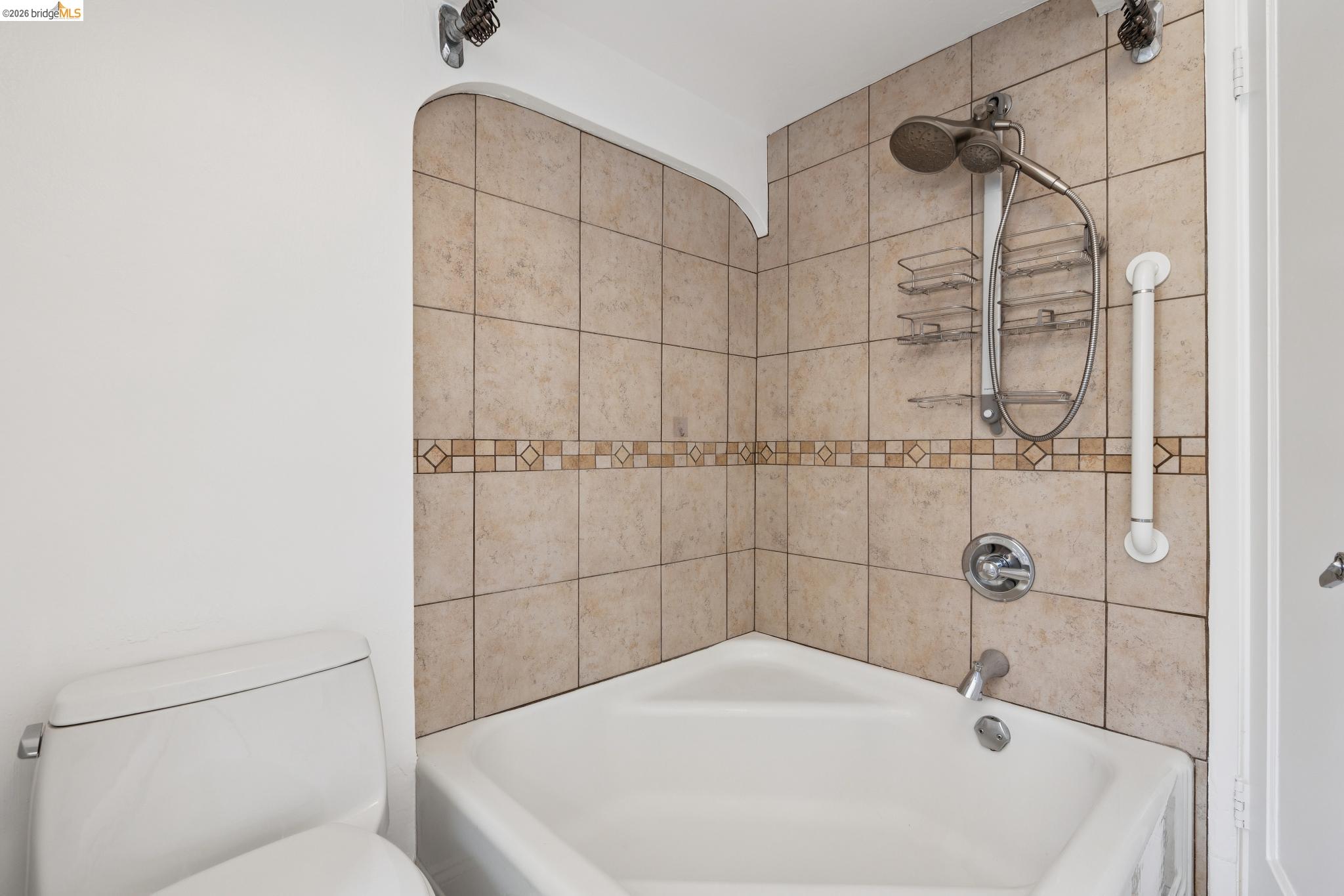 3530 Victor Ave, Oakland CA 94619 — photo 29