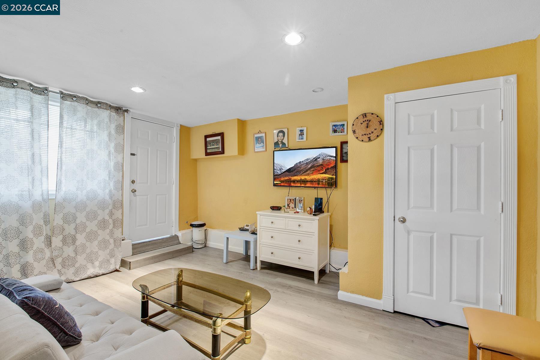 985 39 Street, Oakland CA 94608 — photo 15