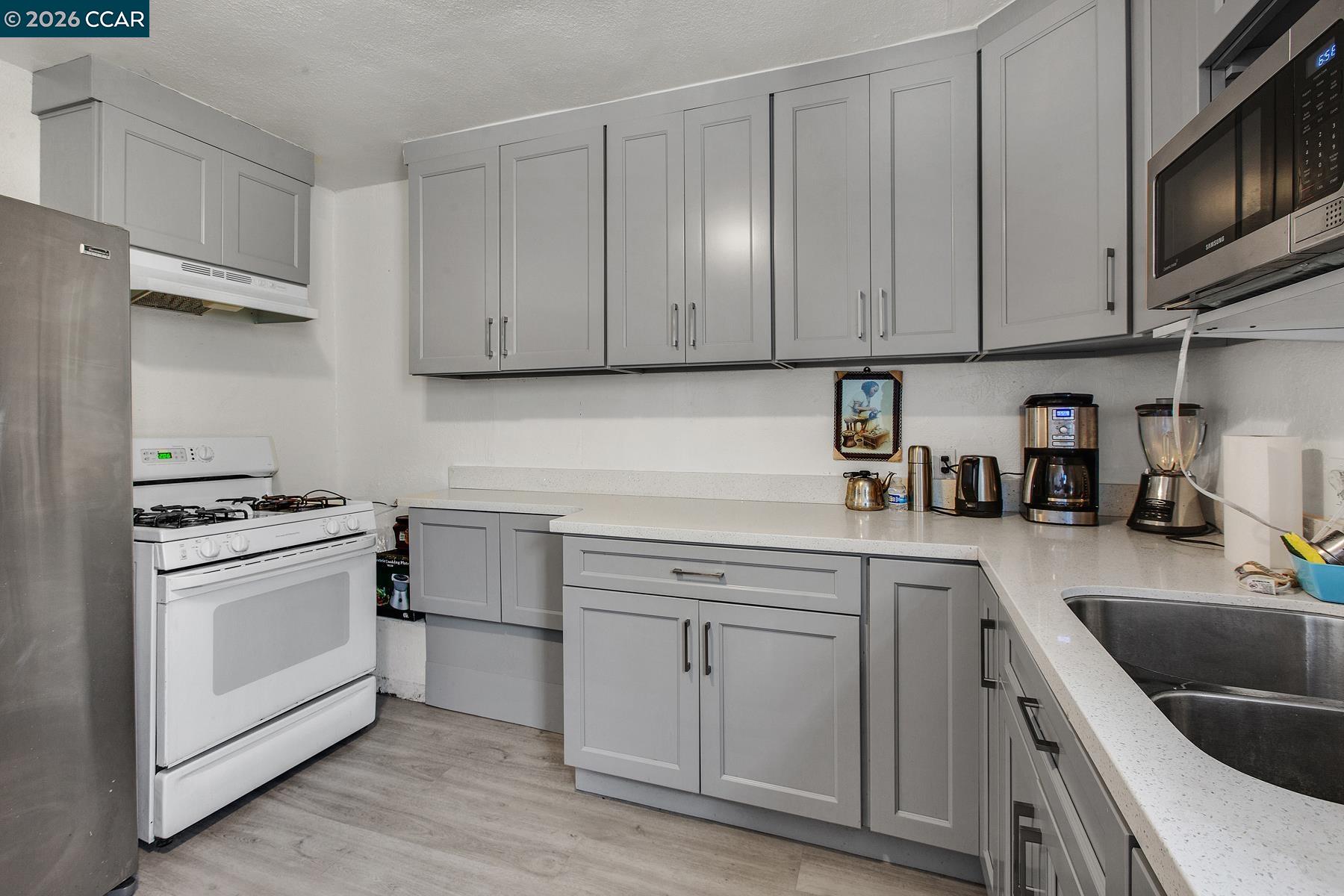 985 39 Street, Oakland CA 94608 — photo 17