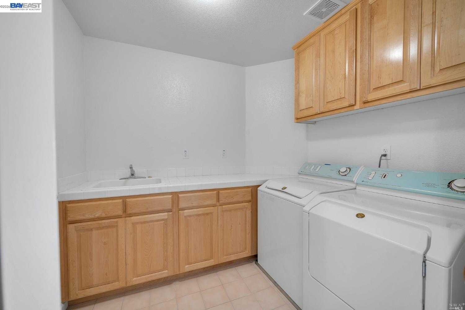 Rebecca Dr — photo 22