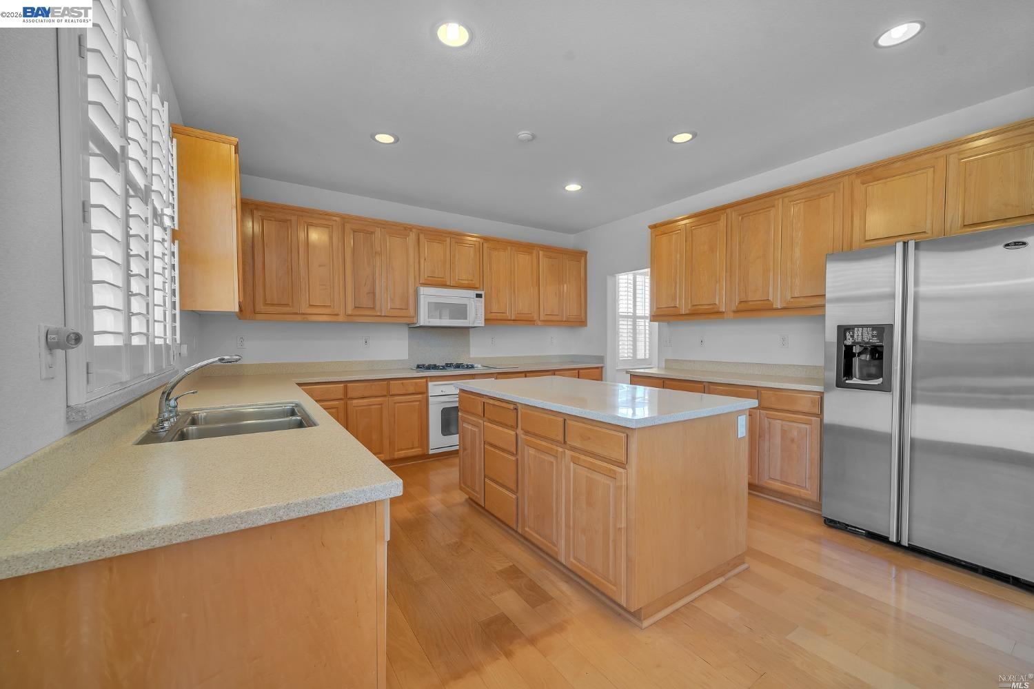 Rebecca Dr — photo 8