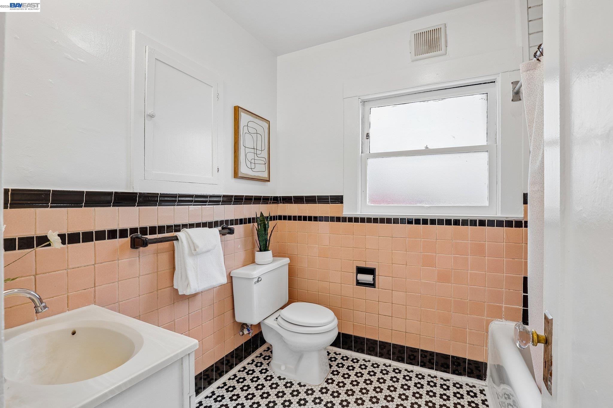 1542 Buena Vista Ave, Alameda CA 94501 — photo 22