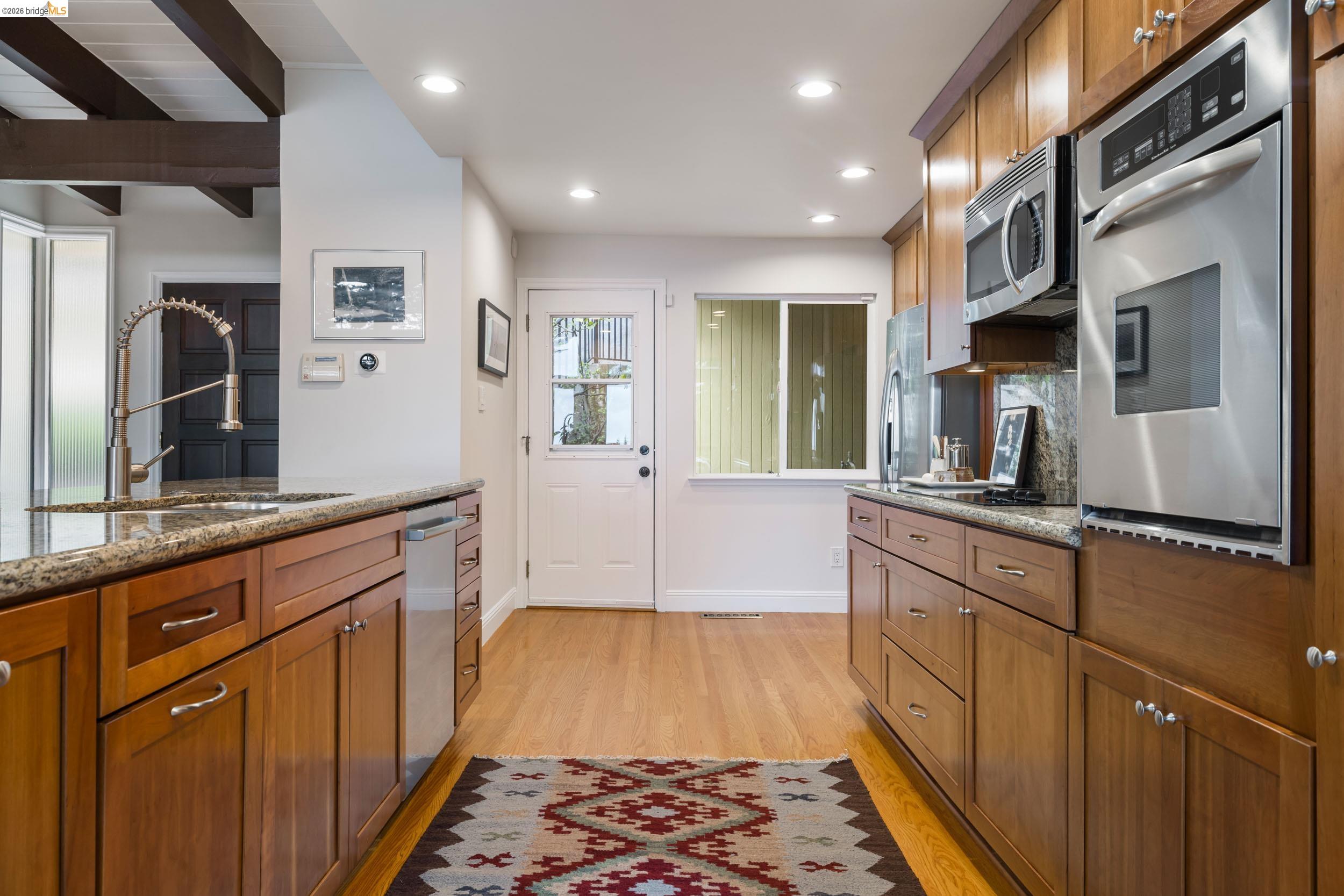 6309 Longcroft Dr, Oakland CA 94611 — photo 10